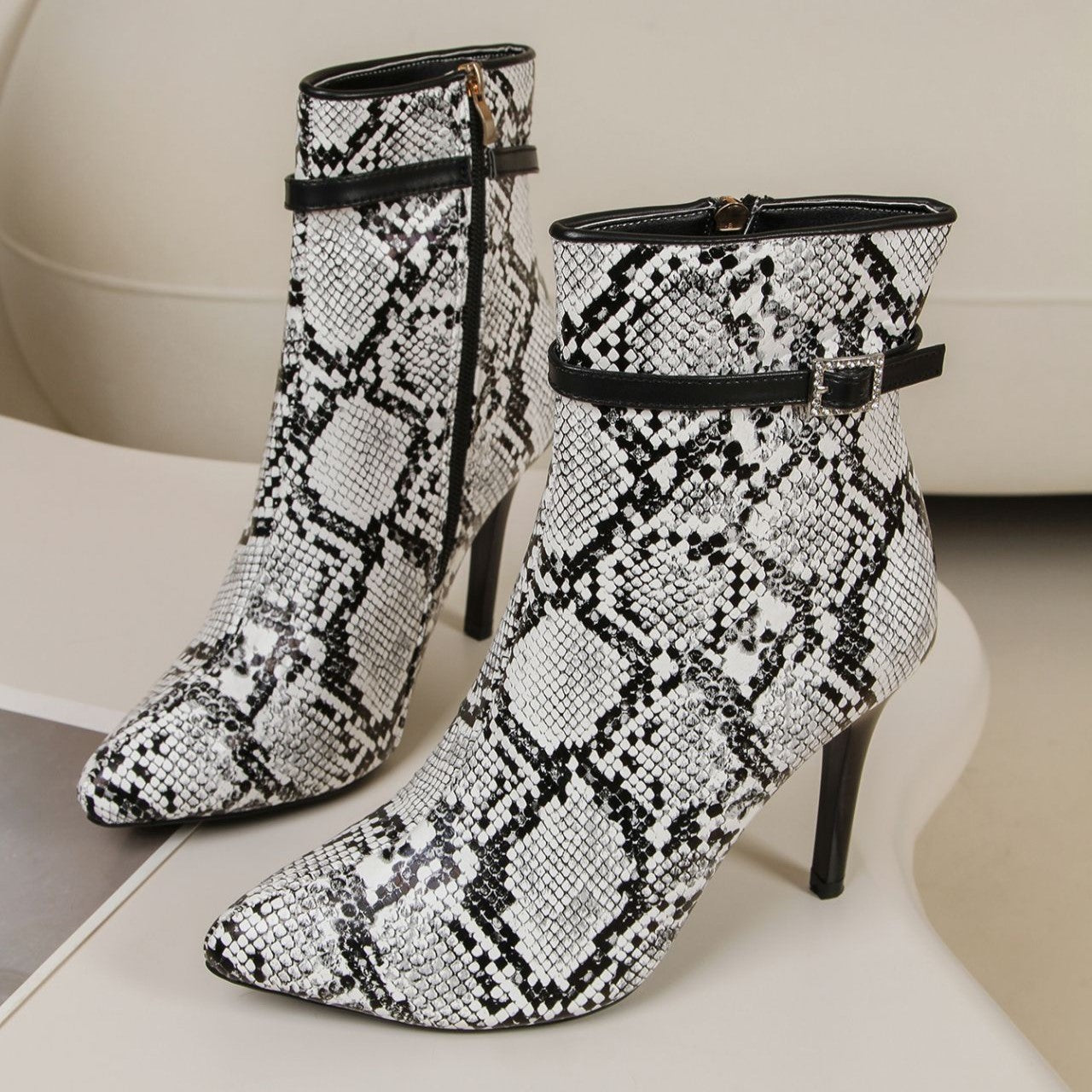 Velvéra Jungle Heel