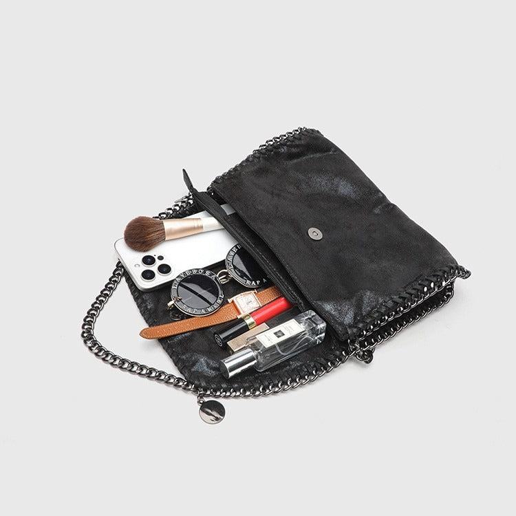KERRÉ Y2K Chain Clutch