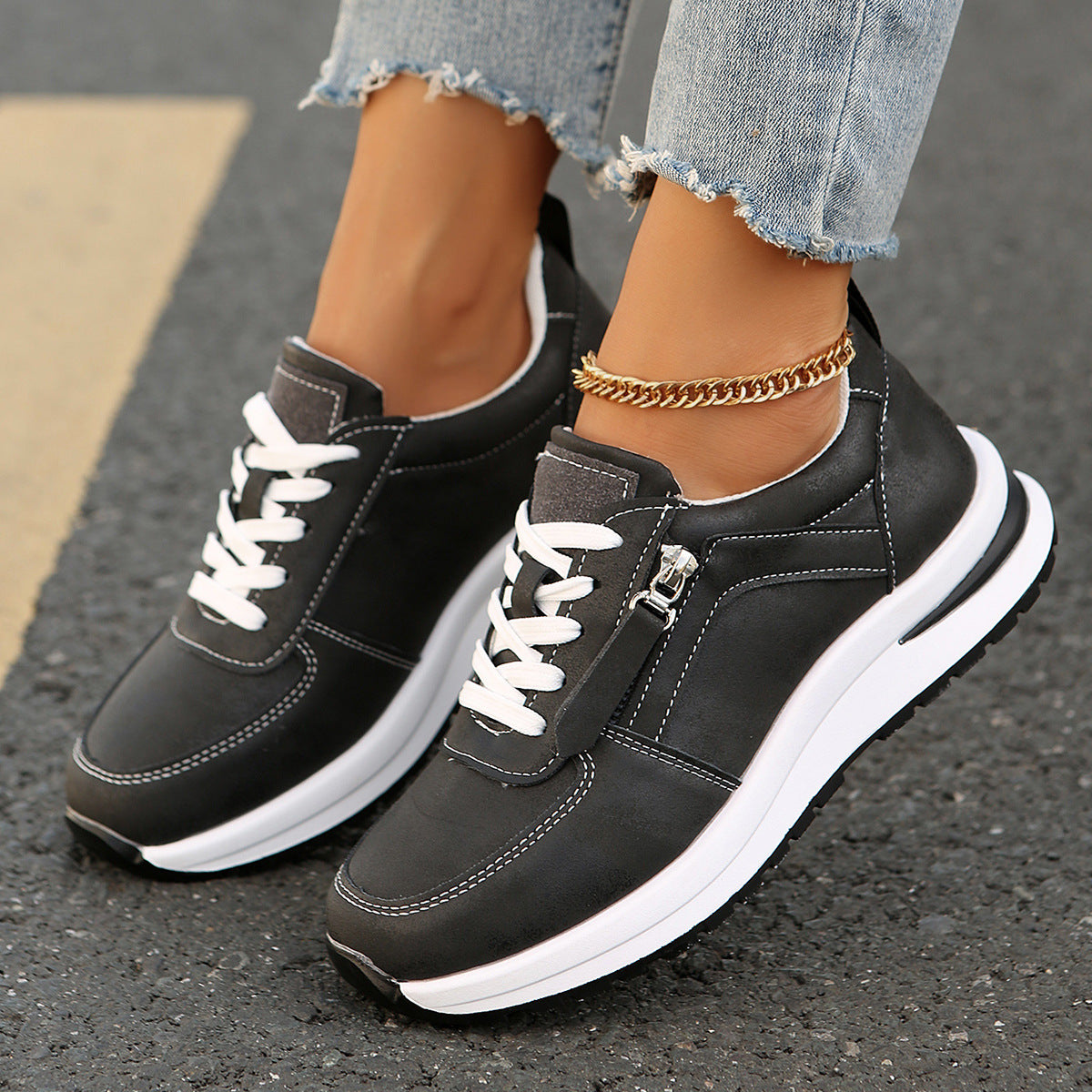 Velvéra Studio Sneakers