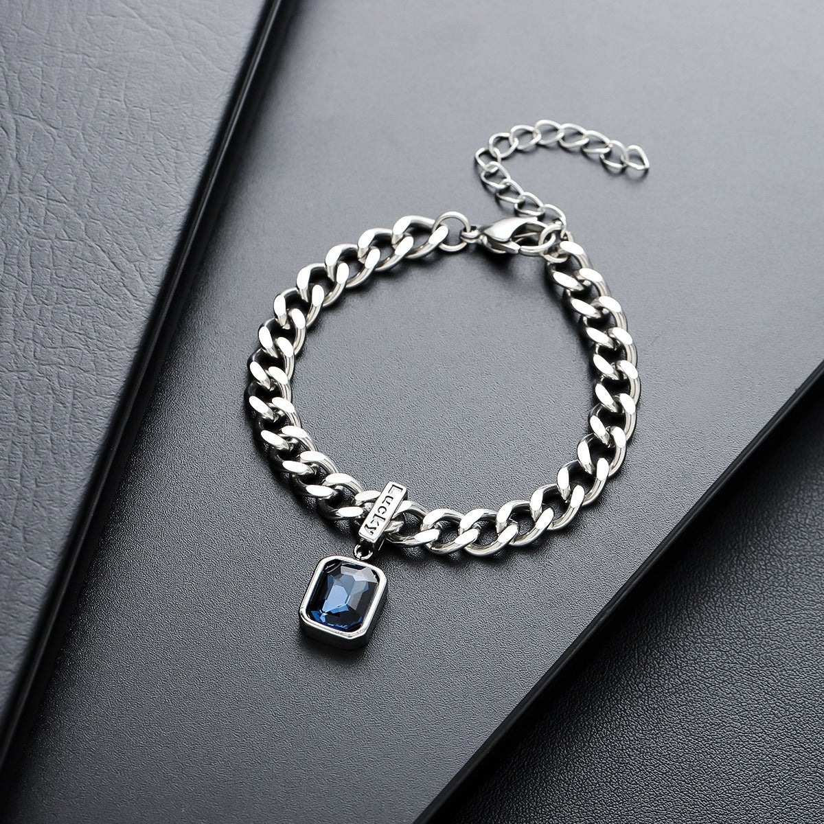 Velouré Sapphire Chain Set