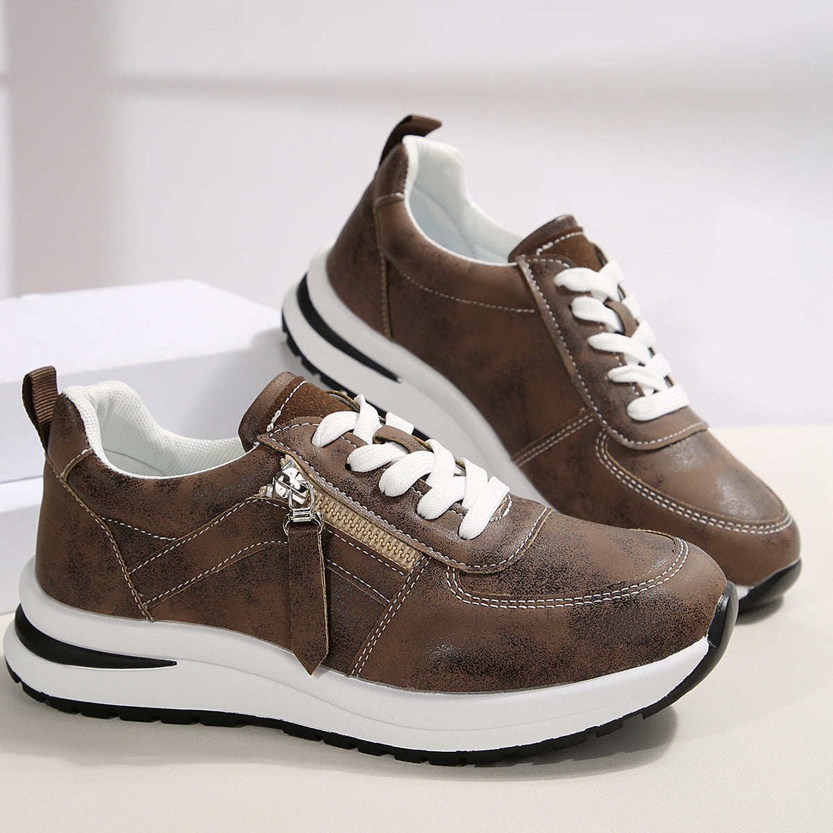 Velvéra Studio Sneakers