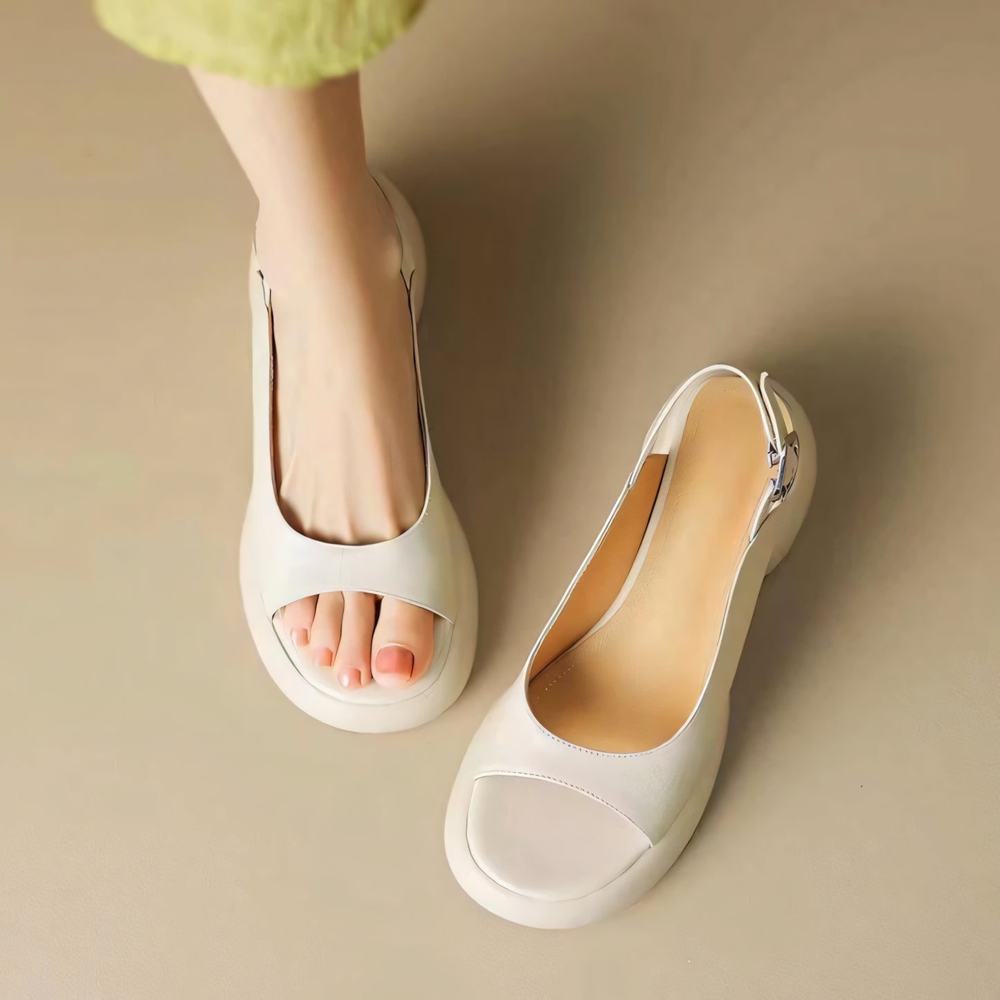 Velvéra Poppy Slides