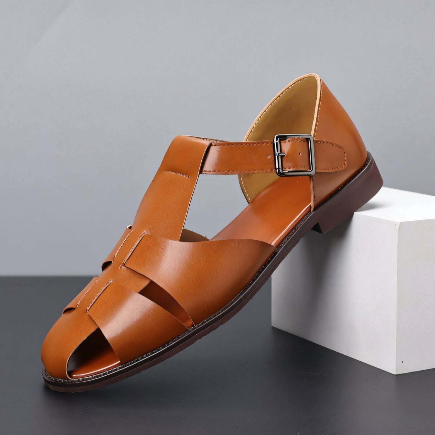 Landstrider Roman Sandals