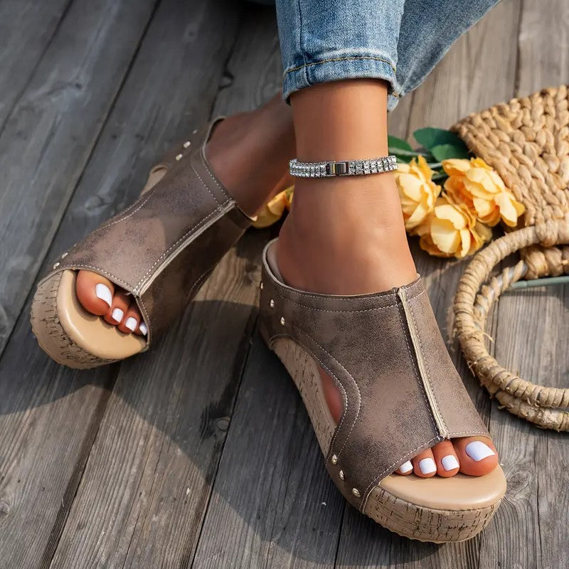 Velvéra Corkstep Wedge