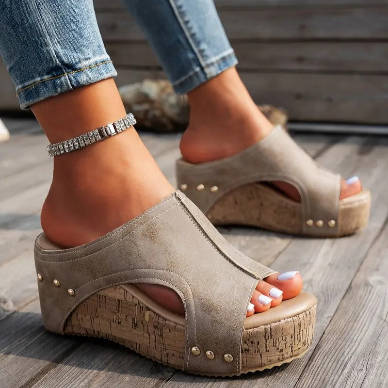 Velvéra Corkstep Wedge