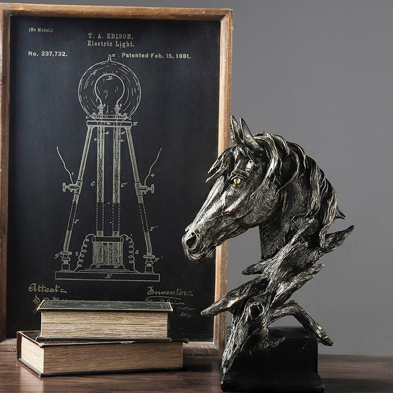Élan Grand Horse Sculpture Décor