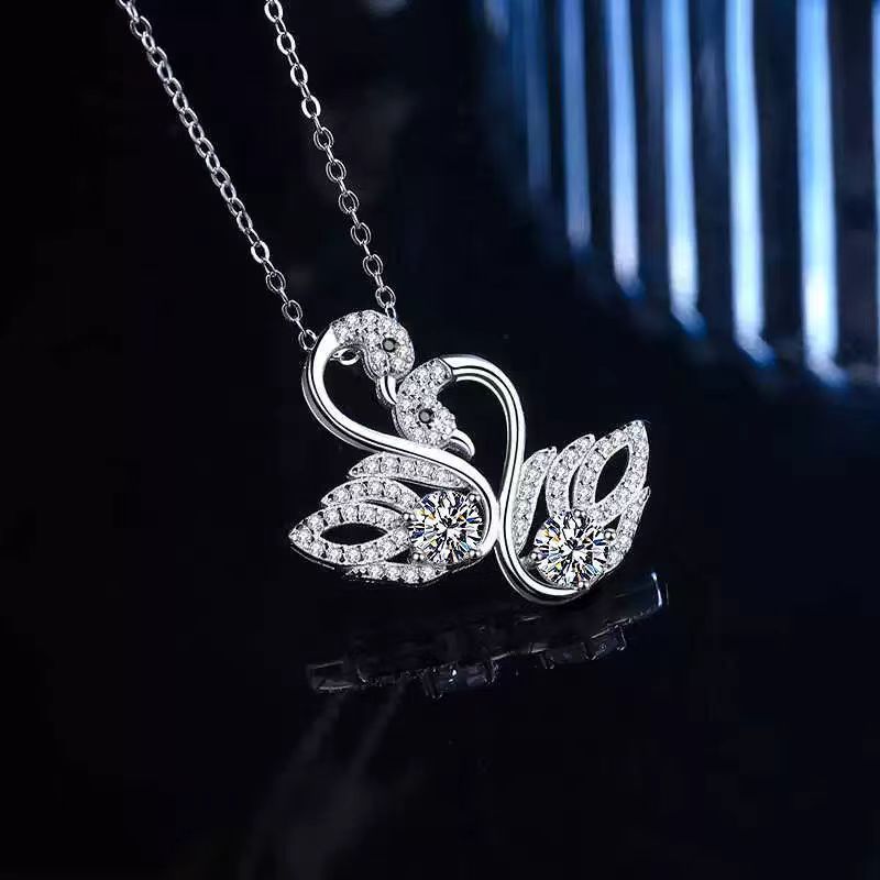 Velouré Swan's Love Necklace