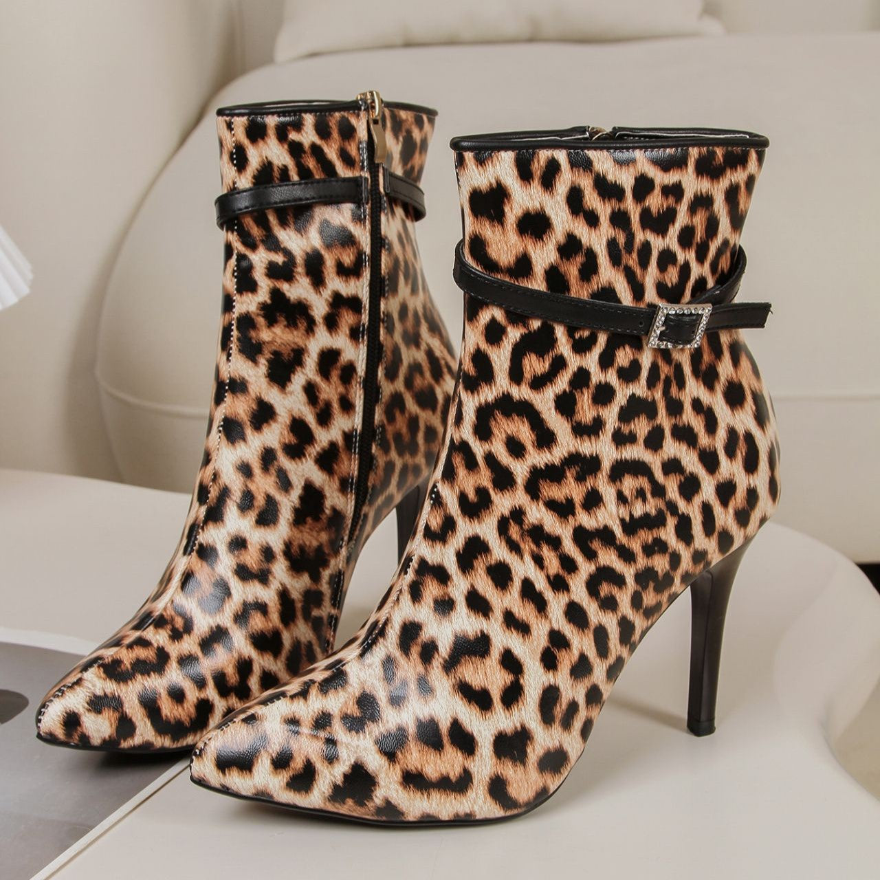 Velvéra Jungle Heel
