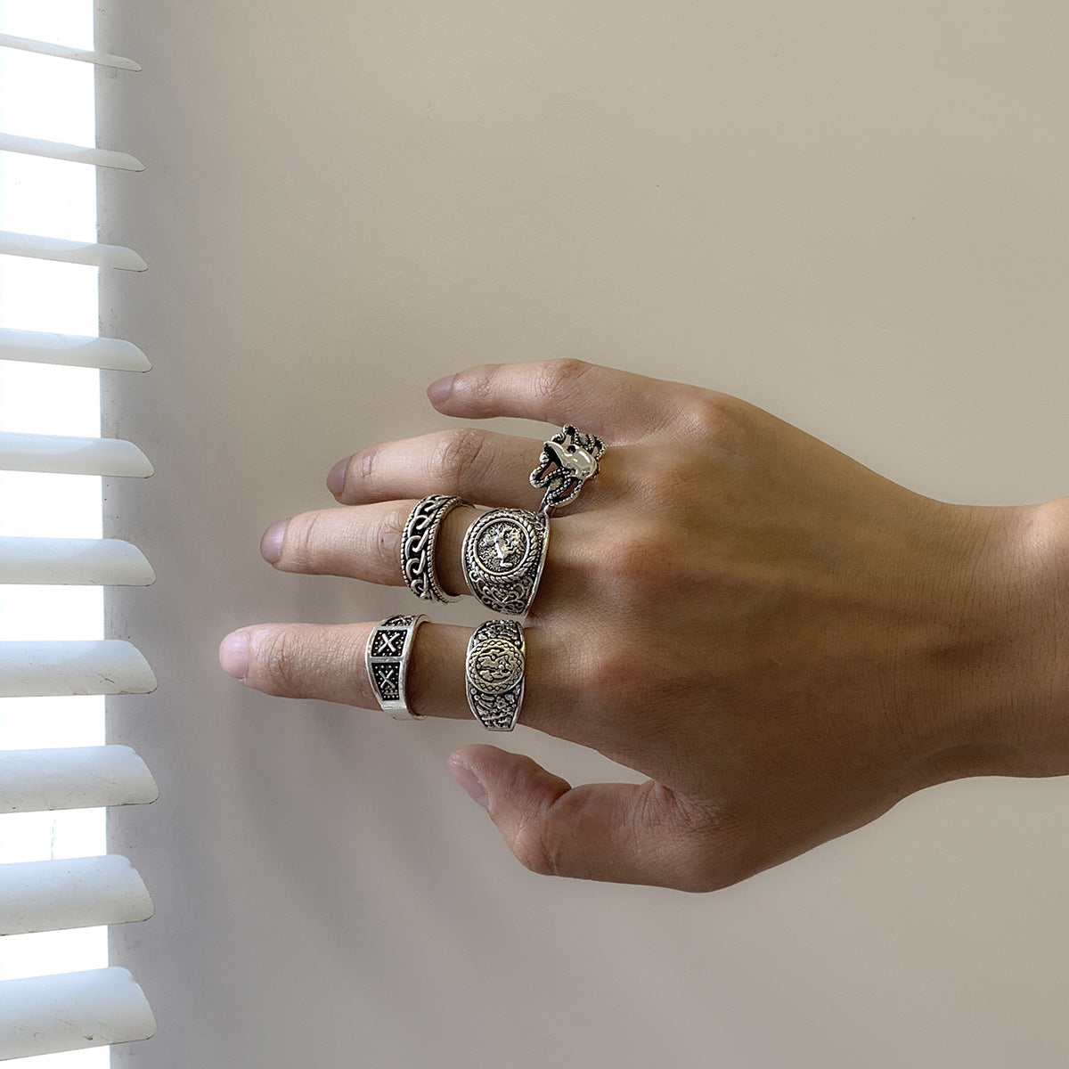 Velouré Sovereign Ring Set