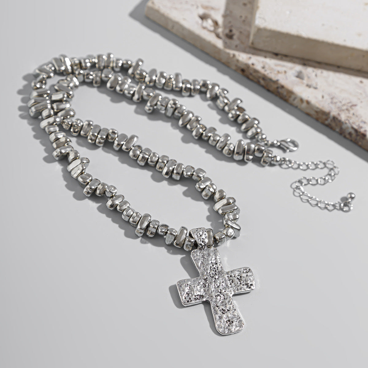 Velouré Roma Cross Chains