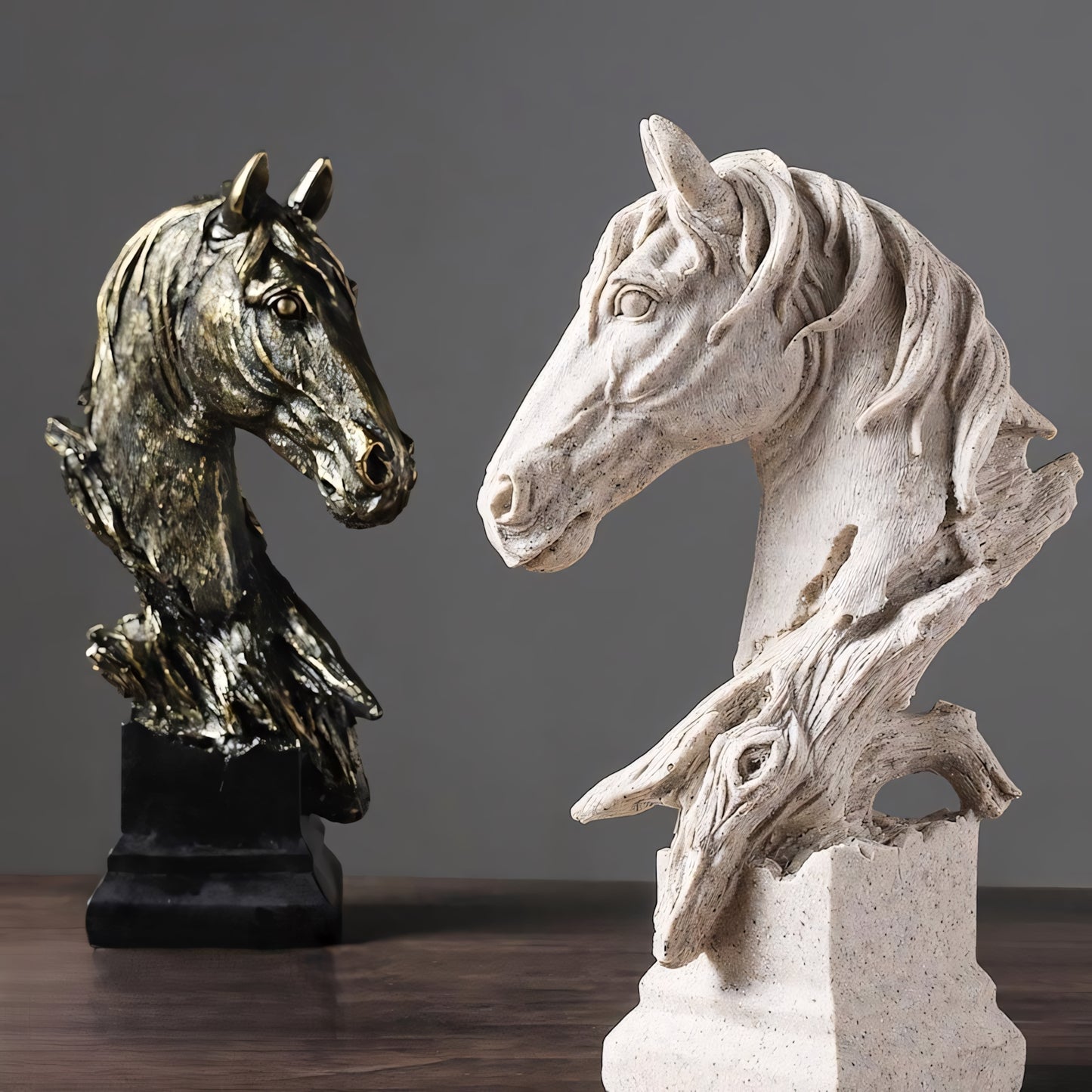 Élan Grand Horse Sculpture Décor