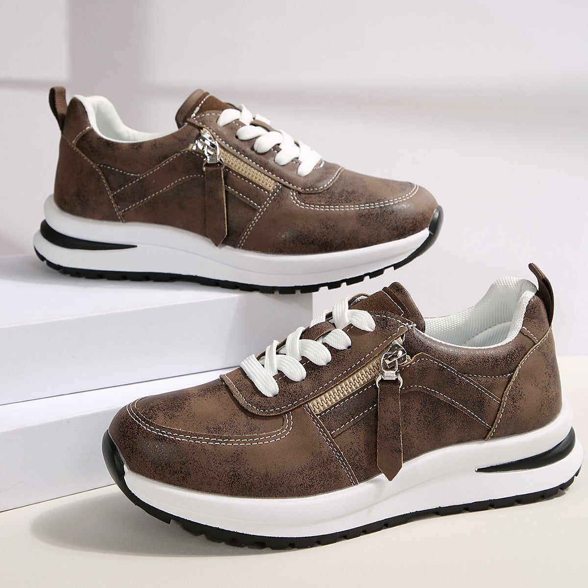 Velvéra Studio Sneakers