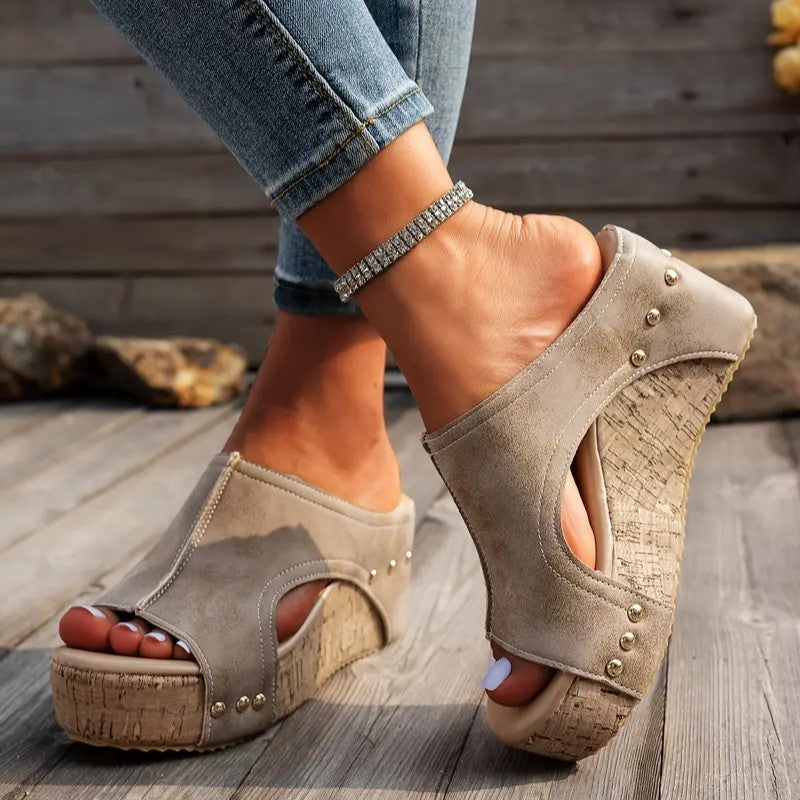 Velvéra Corkstep Wedge