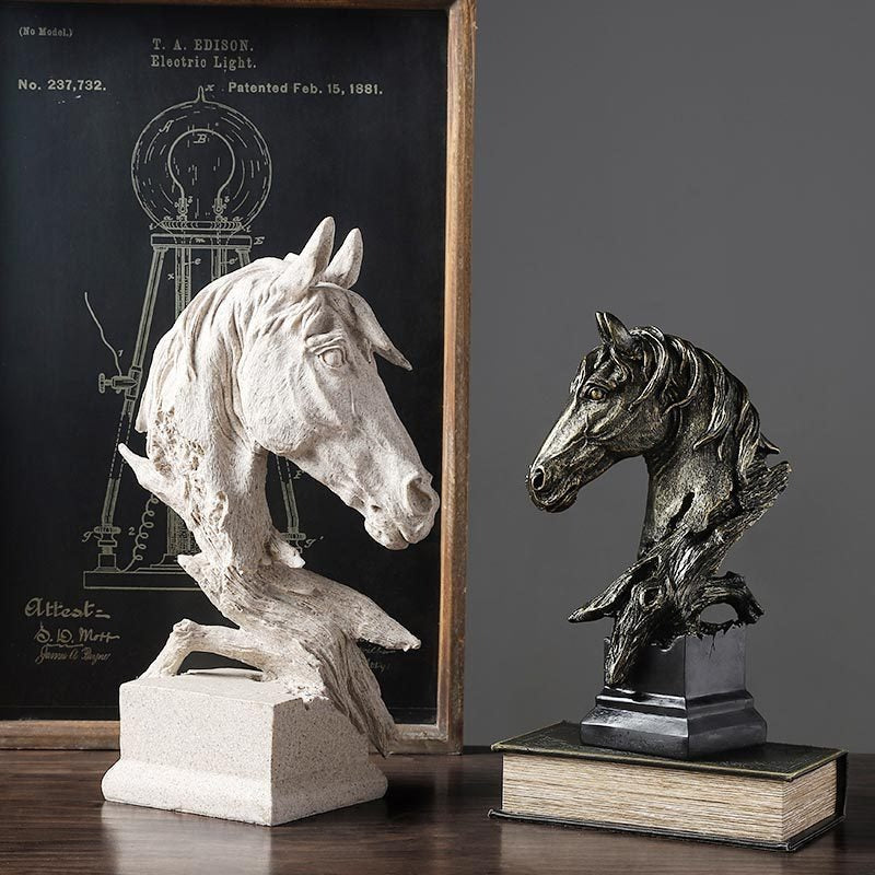 Élan Grand Horse Sculpture Décor
