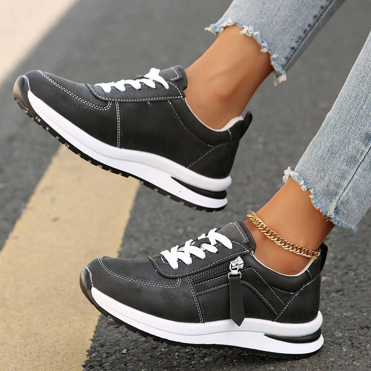 Velvéra Studio Sneakers