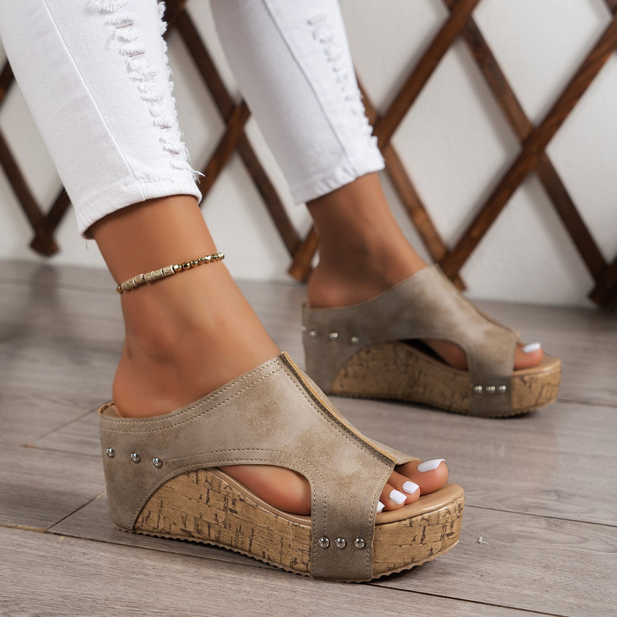 Velvéra Corkstep Wedge