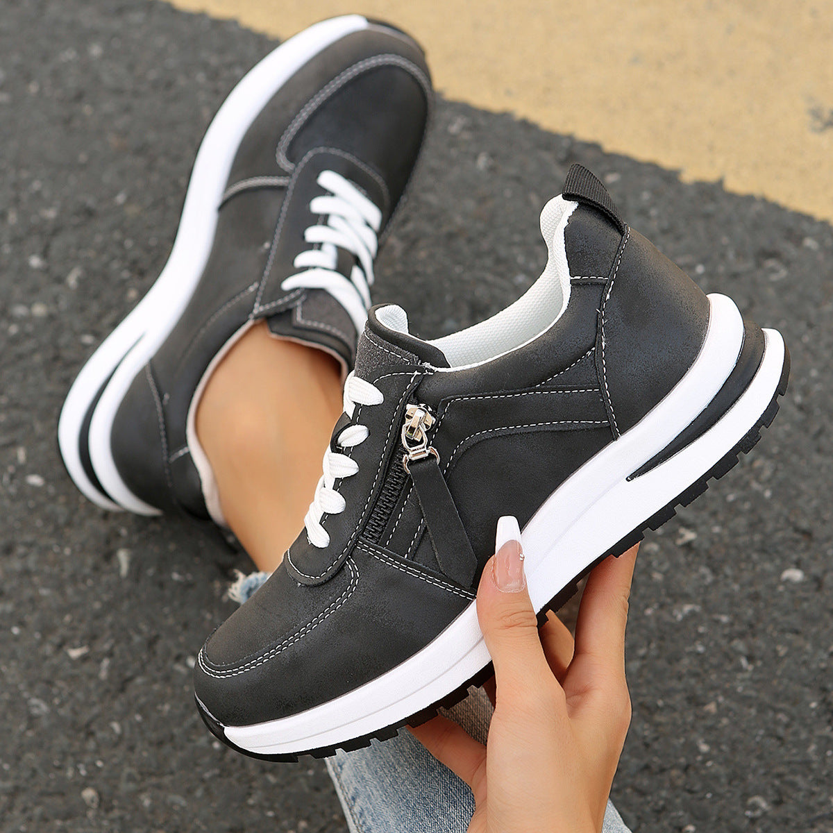 Velvéra Studio Sneakers