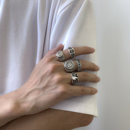 Velouré Sovereign Ring Set