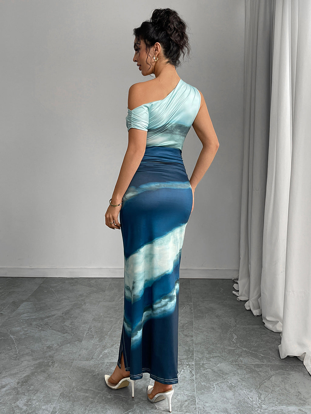 Léa Elegant Blue Silky Slit Party Dress