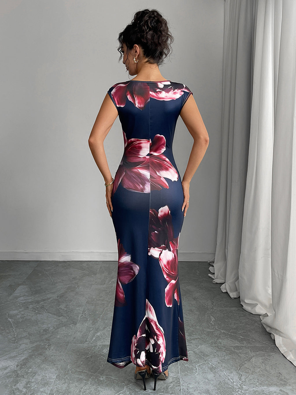 Léa Japanese Navy Floral Slim Long Dress