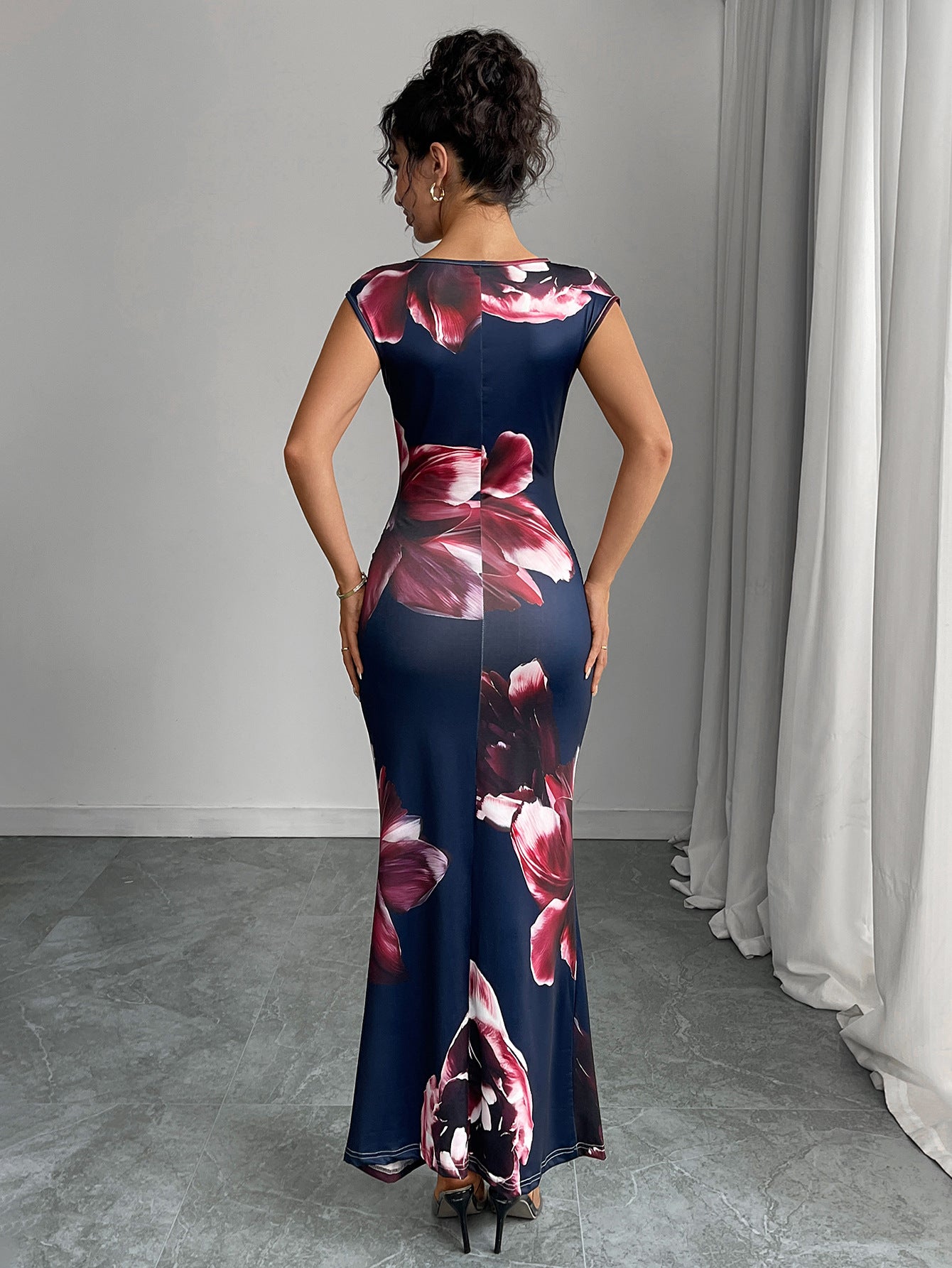 Léa Japanese Navy Floral Slim Long Dress